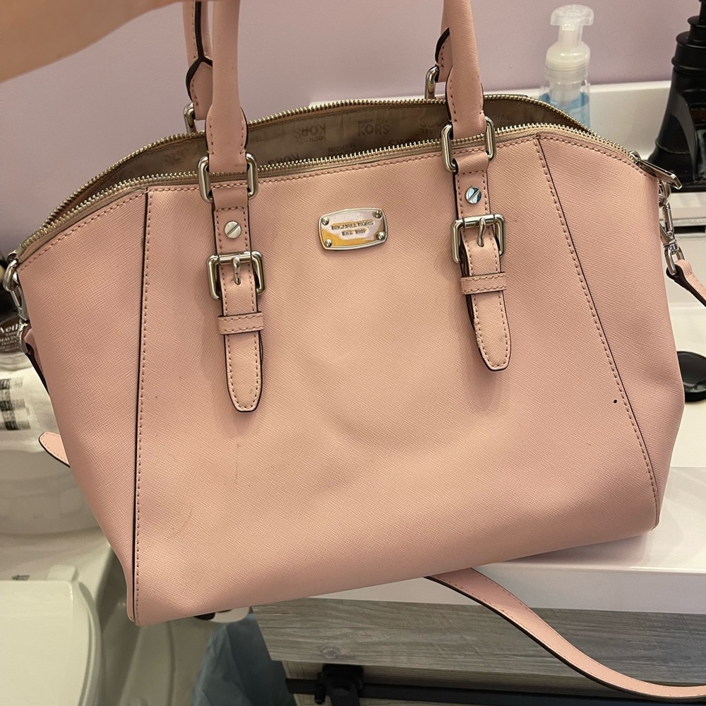 Michael kors purse gently used